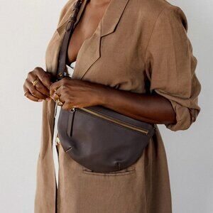 Abby Alley Sling Bag Mocha